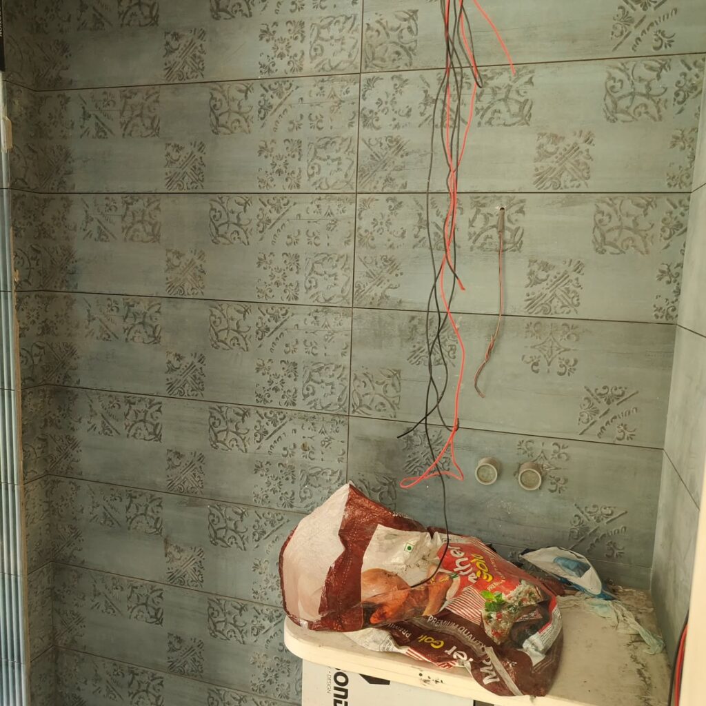 Instagram post from intradecor_. This post is in position 13.