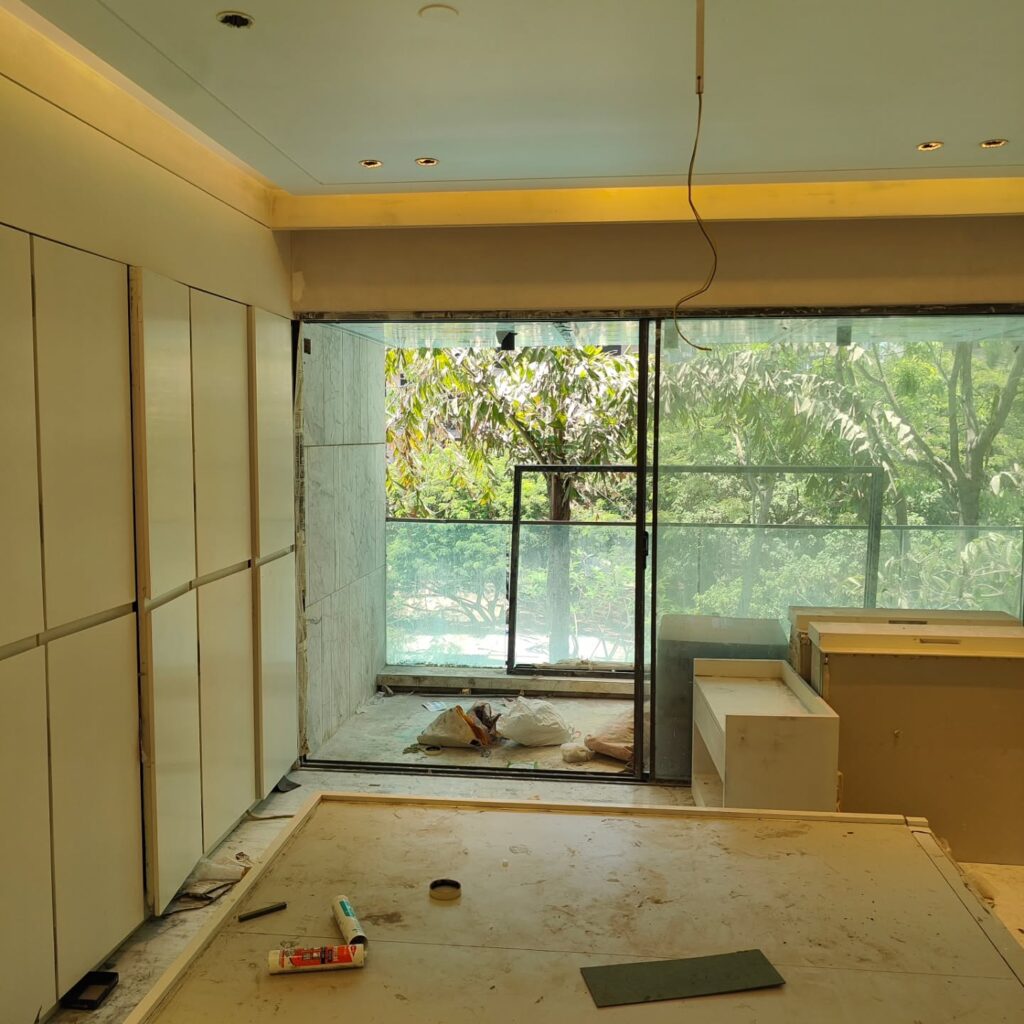 Instagram post from intradecor_. This post is in position 8.