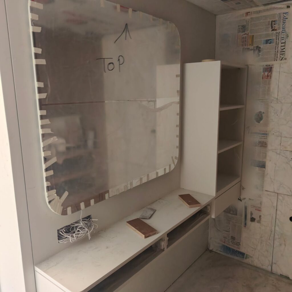 Instagram post from intradecor_. This post is in position 6.