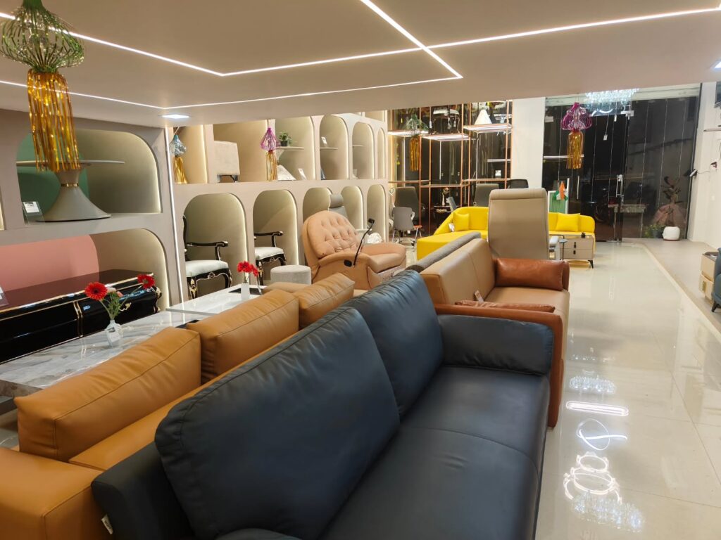 Instagram post from intradecor_. This post is in position 0.